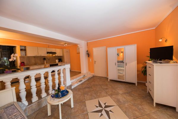 132-villa-monte-mare4FA1EE17-DF1B-B319-7C50-DD5DACDF0B21.jpg